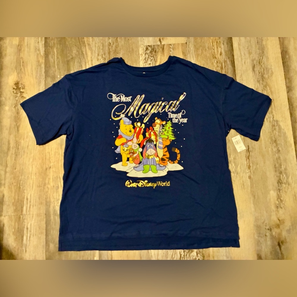 Walt Disney World Winnie the Pooh Christmas T-shirt  Size XL
